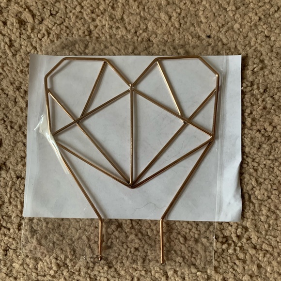 Coxet Wire Heart Ceramic Jewelry Holder.    IMM living - Picture 4 of 6